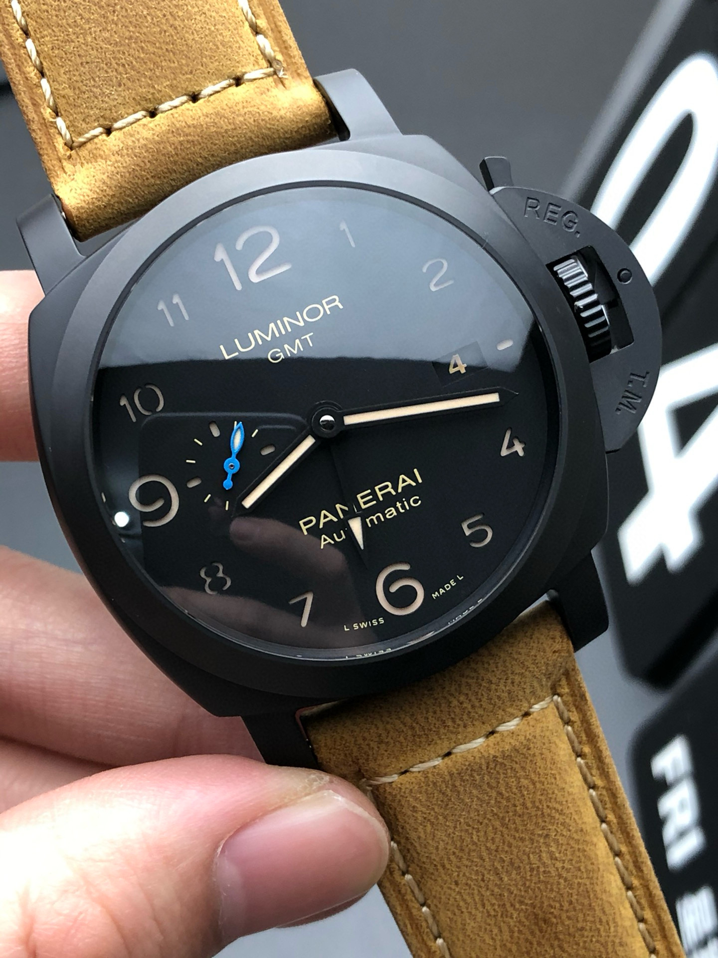 Panerai Luminor Men Automatic Black Calf Watch PAM00661